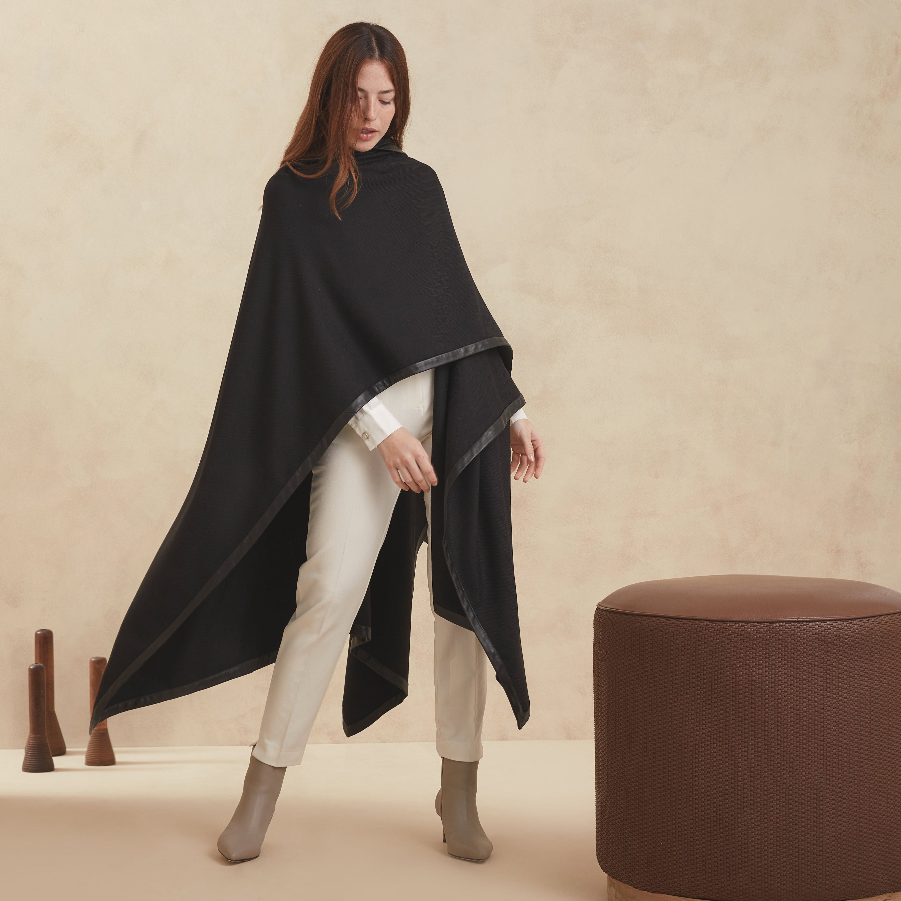 NASH CAPE - black