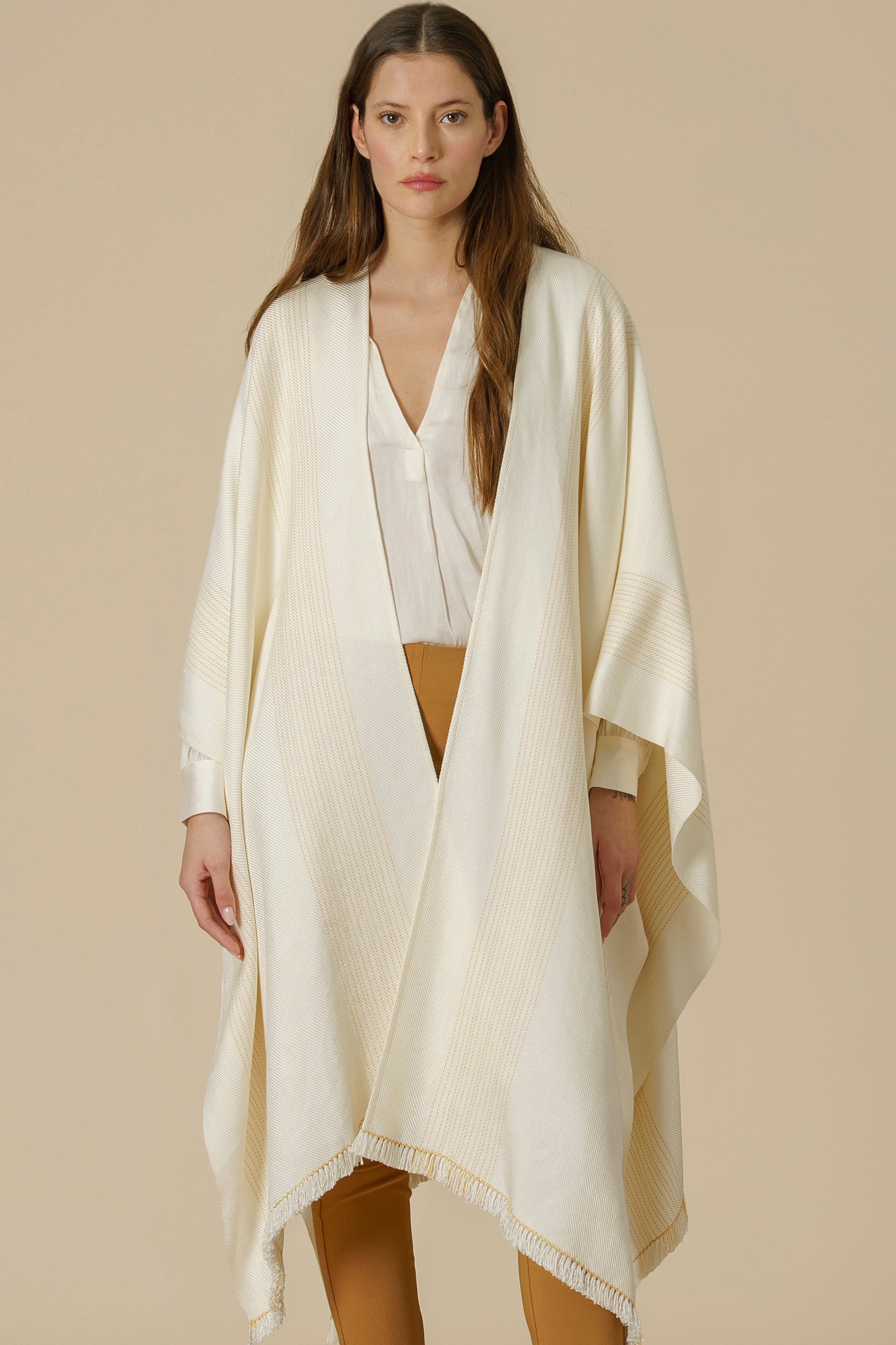 QUILLU RUANA - silk