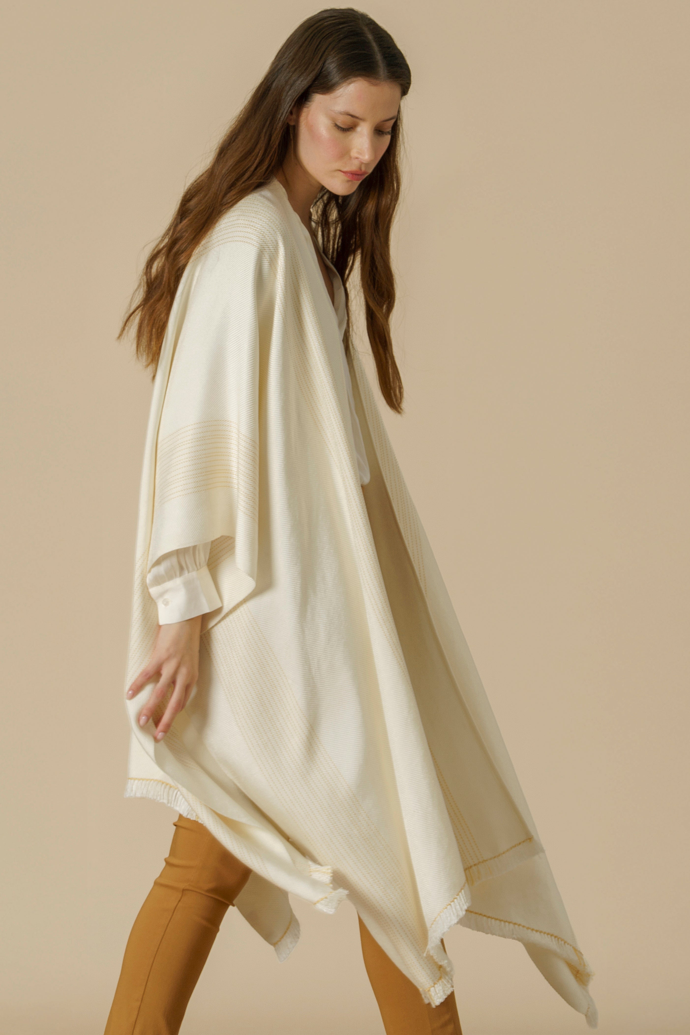 QUILLU RUANA - silk