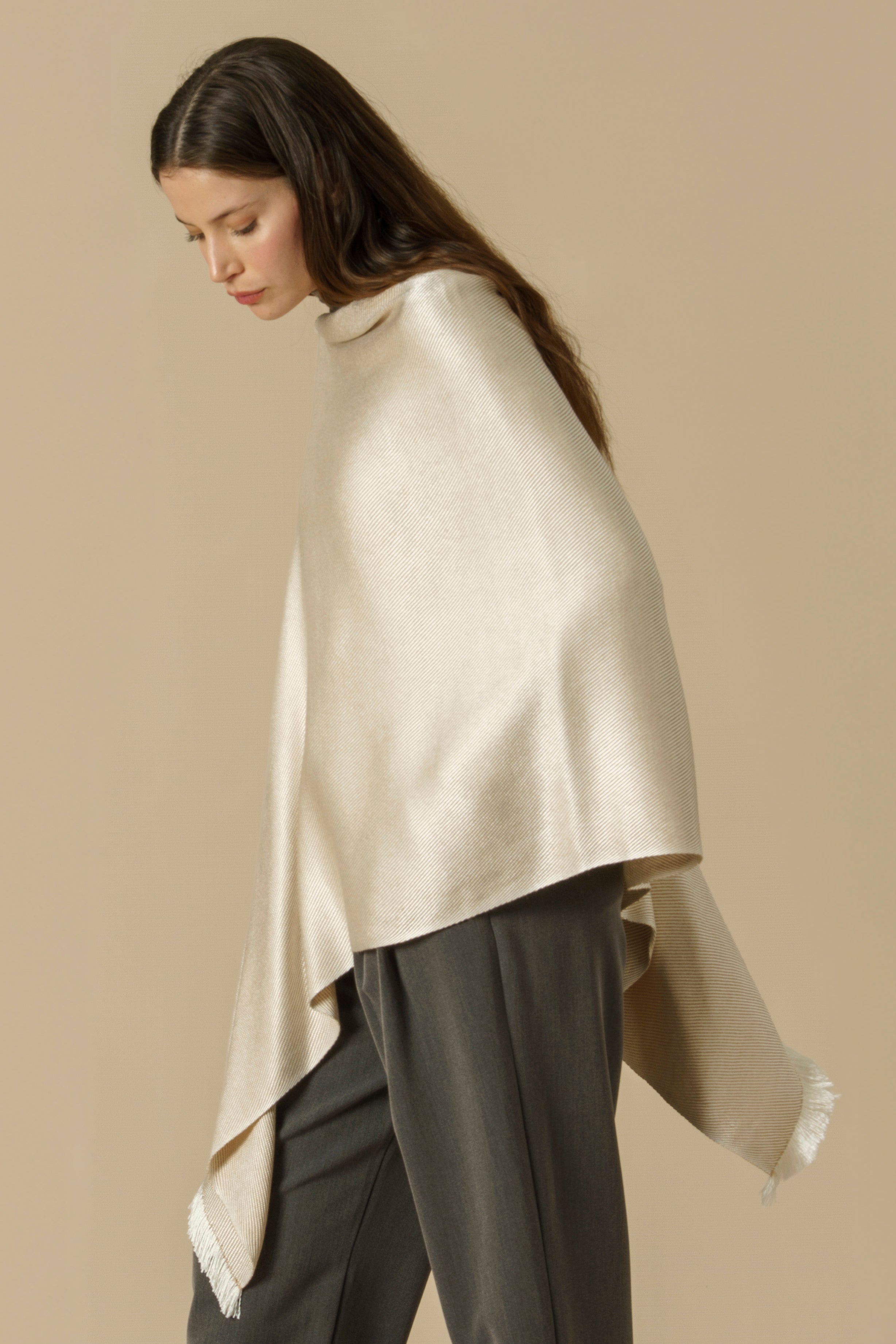ANTU PONCHO - silk & camel fiber