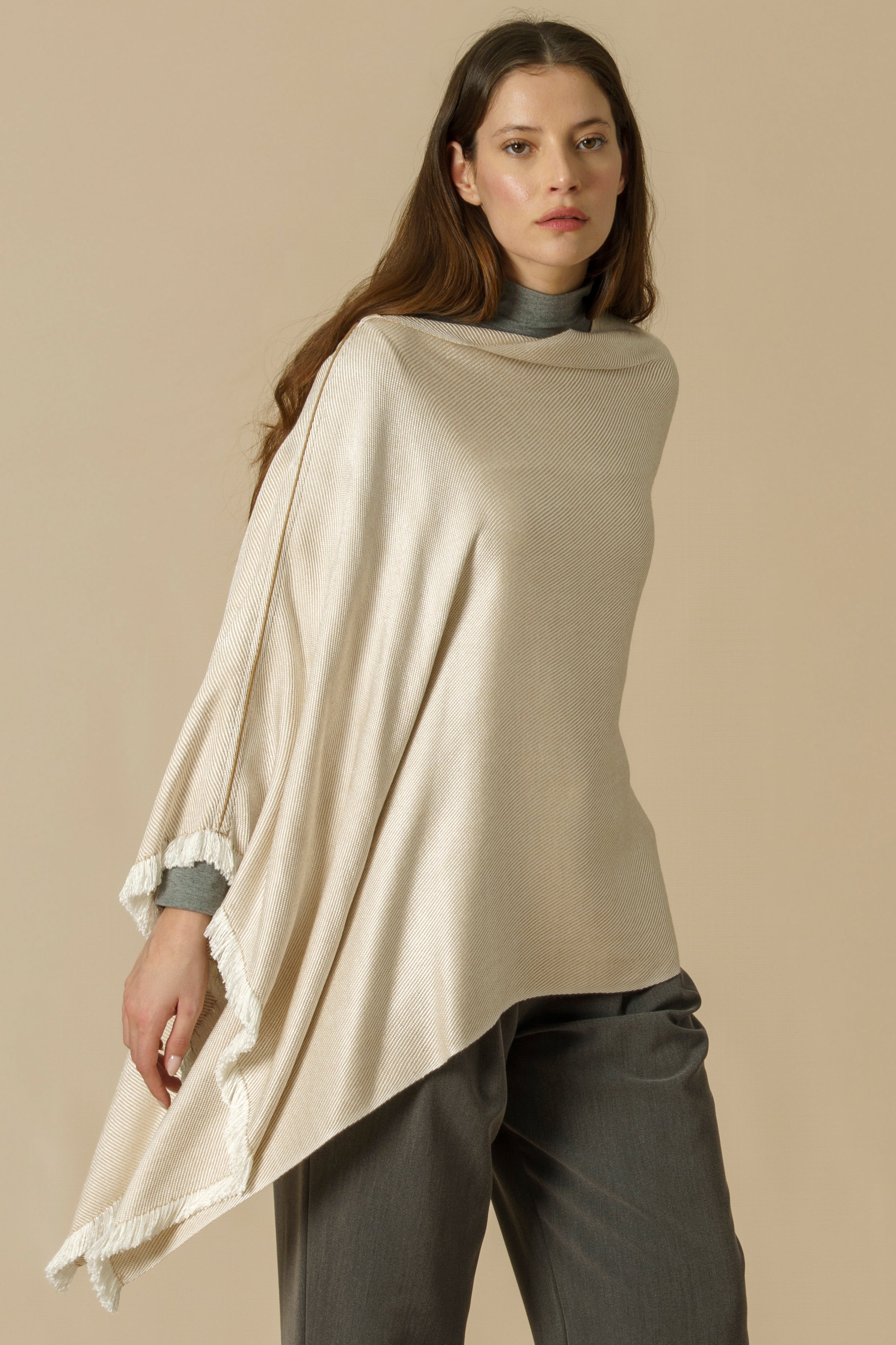 ANTU PONCHO - silk & camel fiber