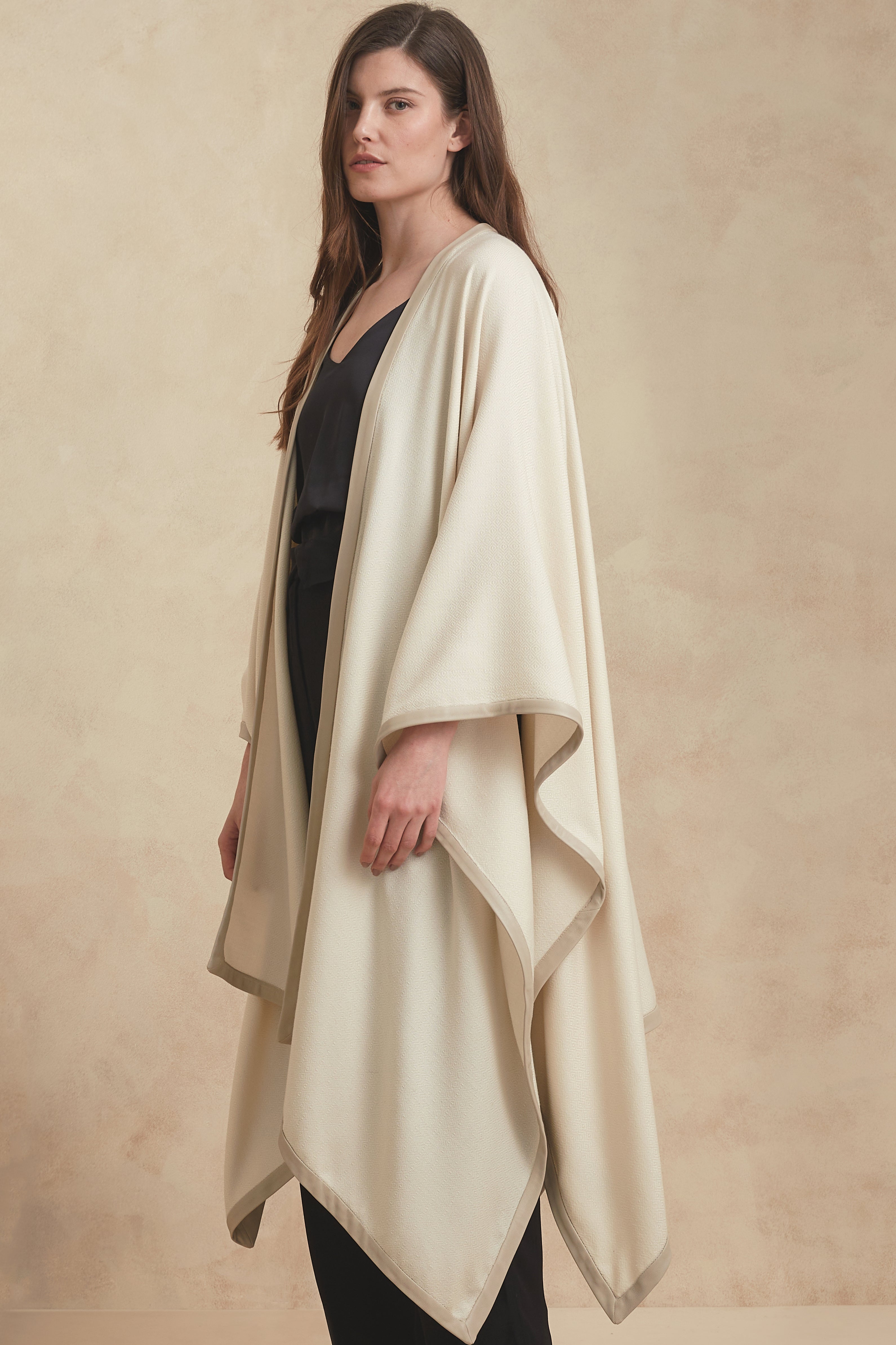 KAI CAPE - cashmere ivory