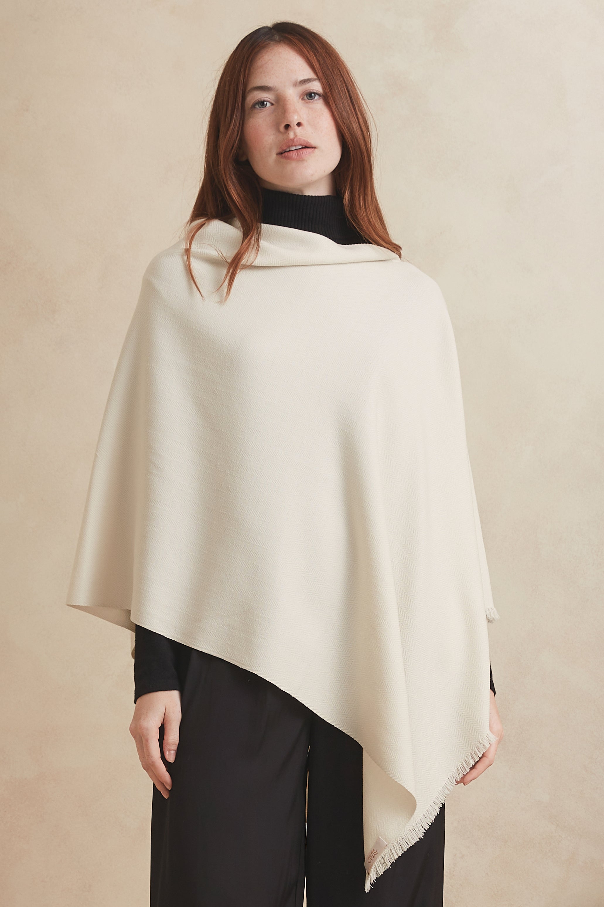LAIKUM PONCHO - ivory