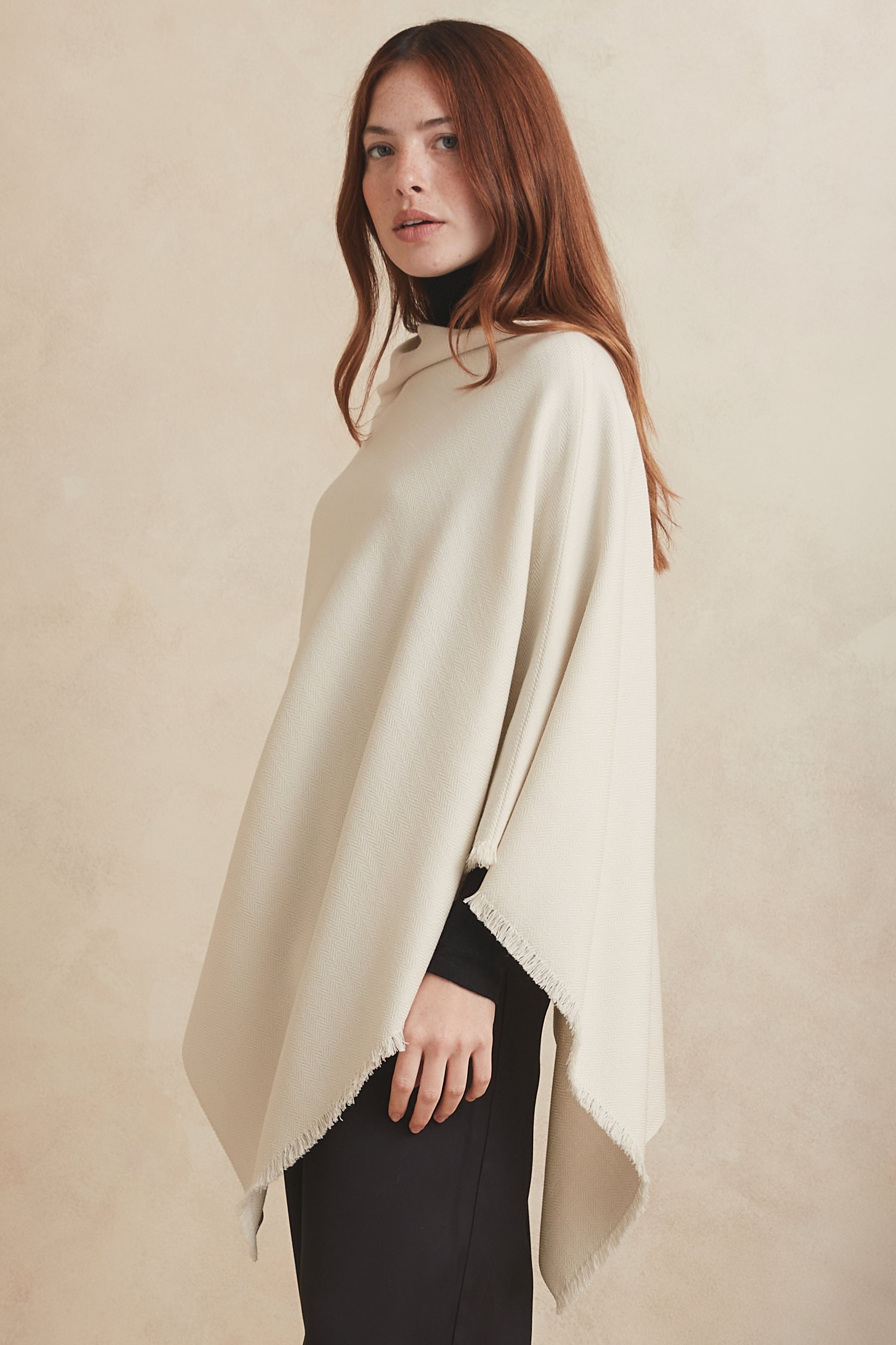 LAIKUM PONCHO - ivory