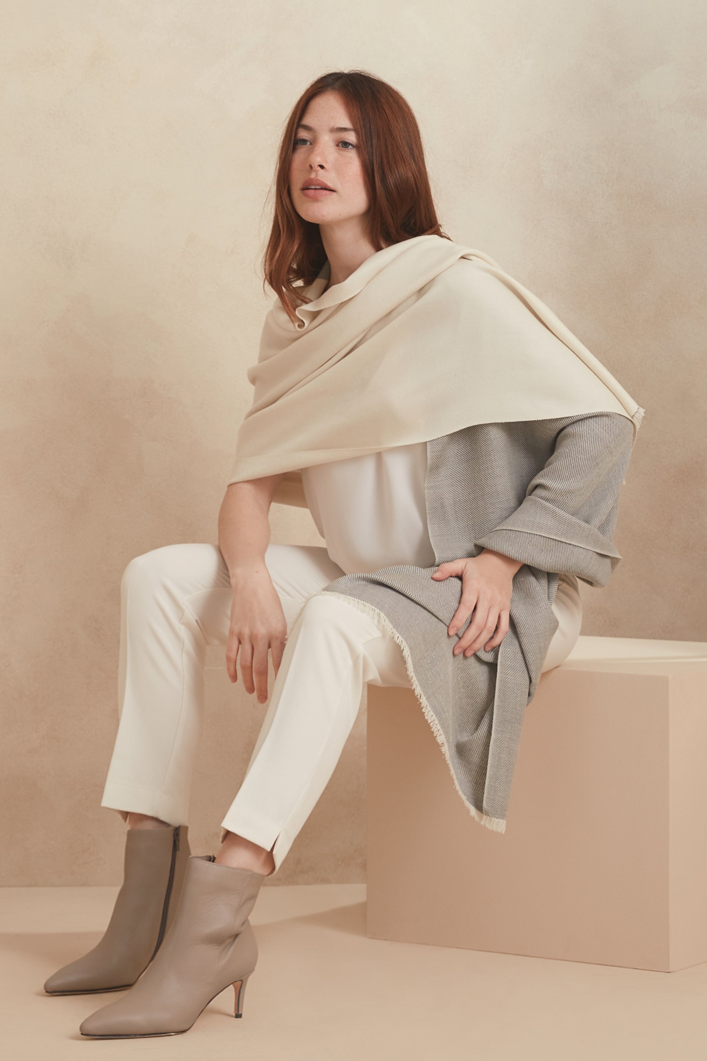 MEKNA MANTLE - cashmere grey