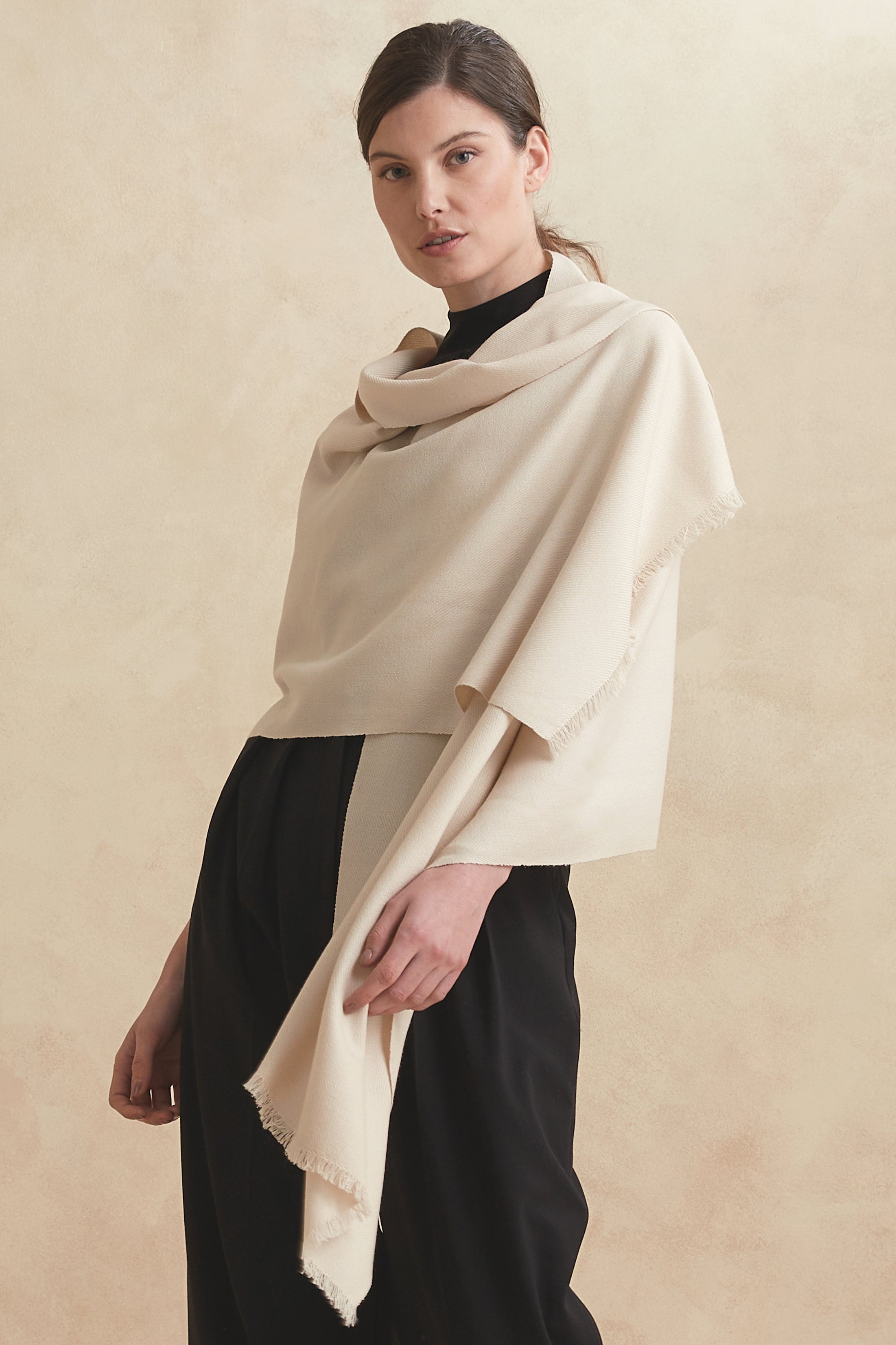 PATAGONIAN MANTLE - ivory