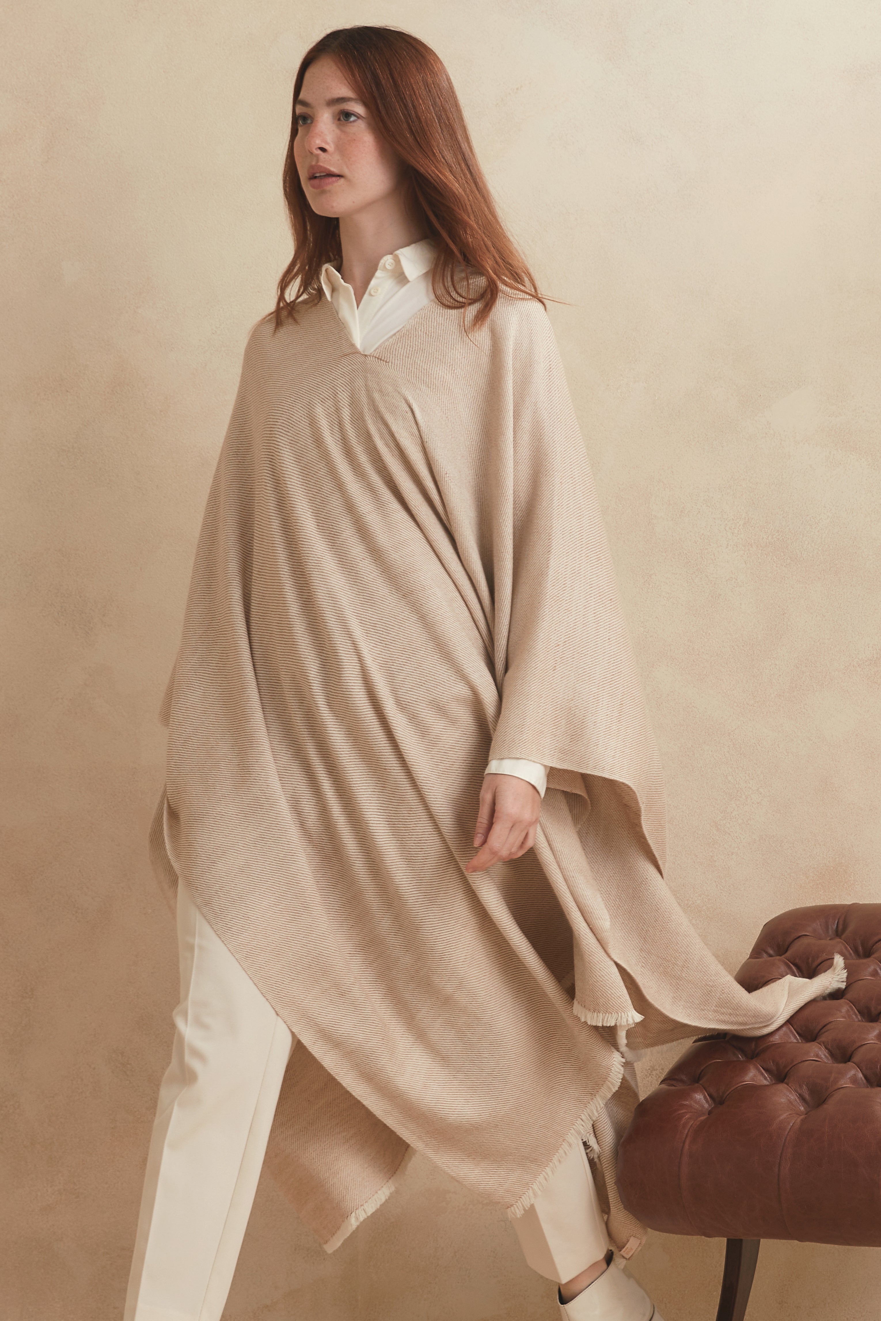 NAU PONCHO - guanaco