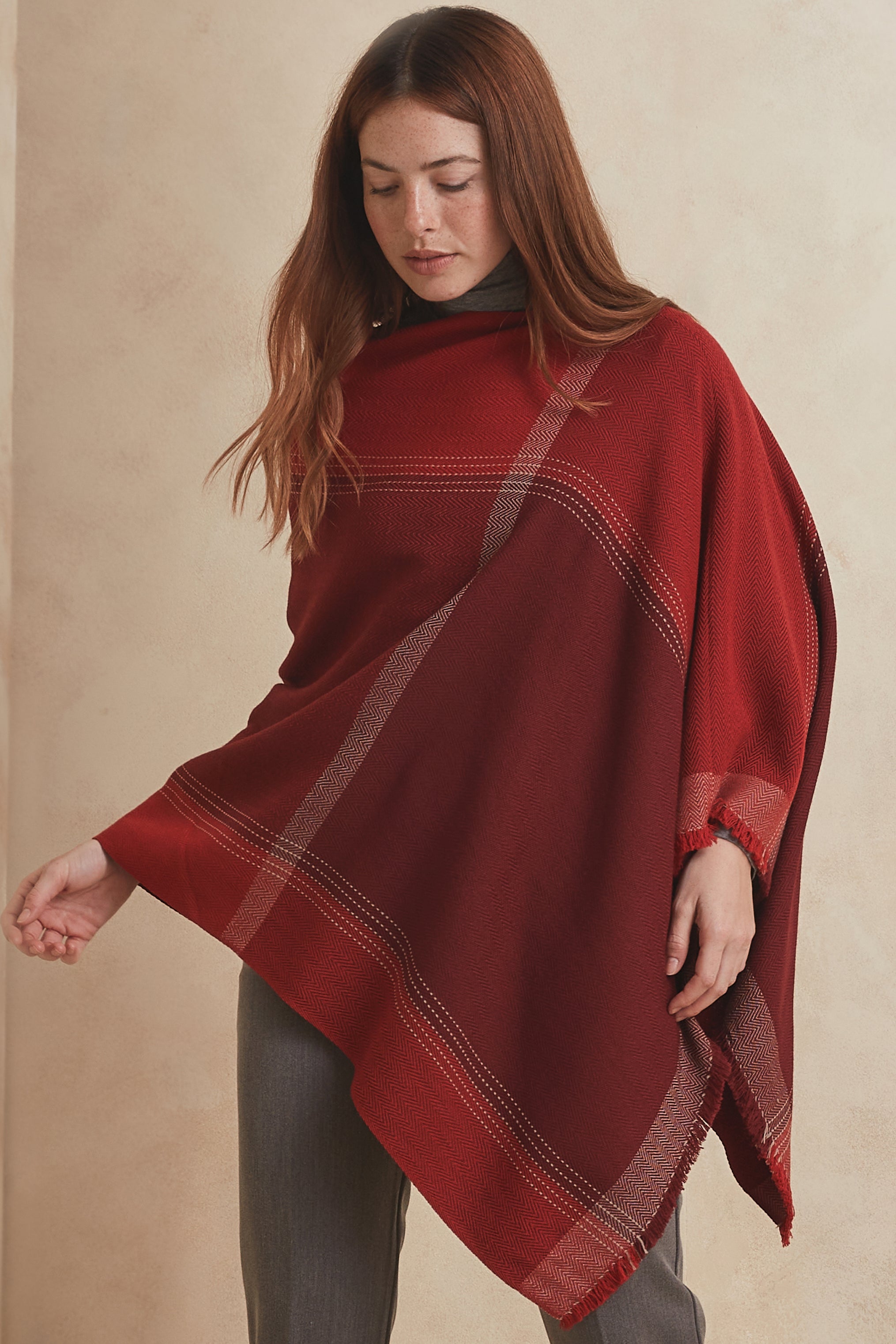 SHENU PONCHO - berry