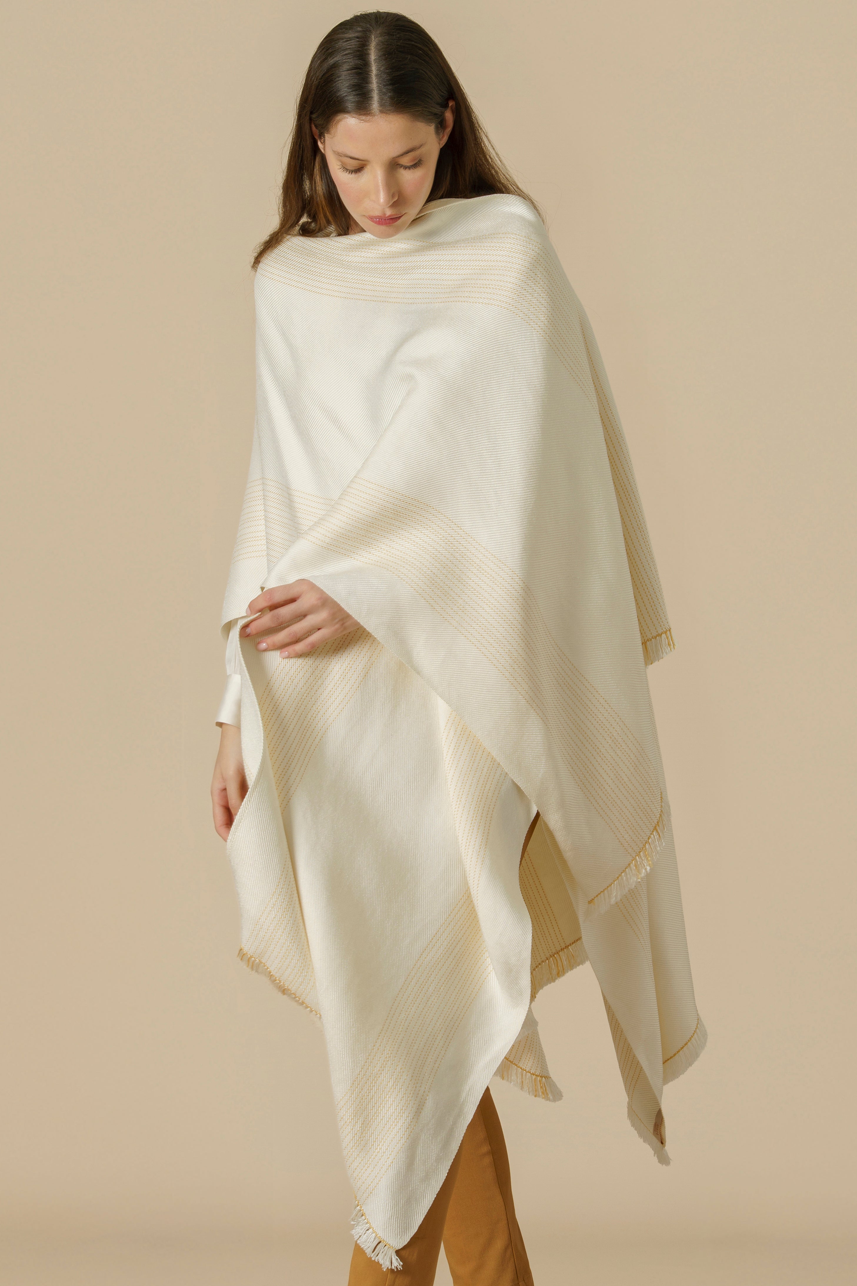 QUILLU RUANA - silk