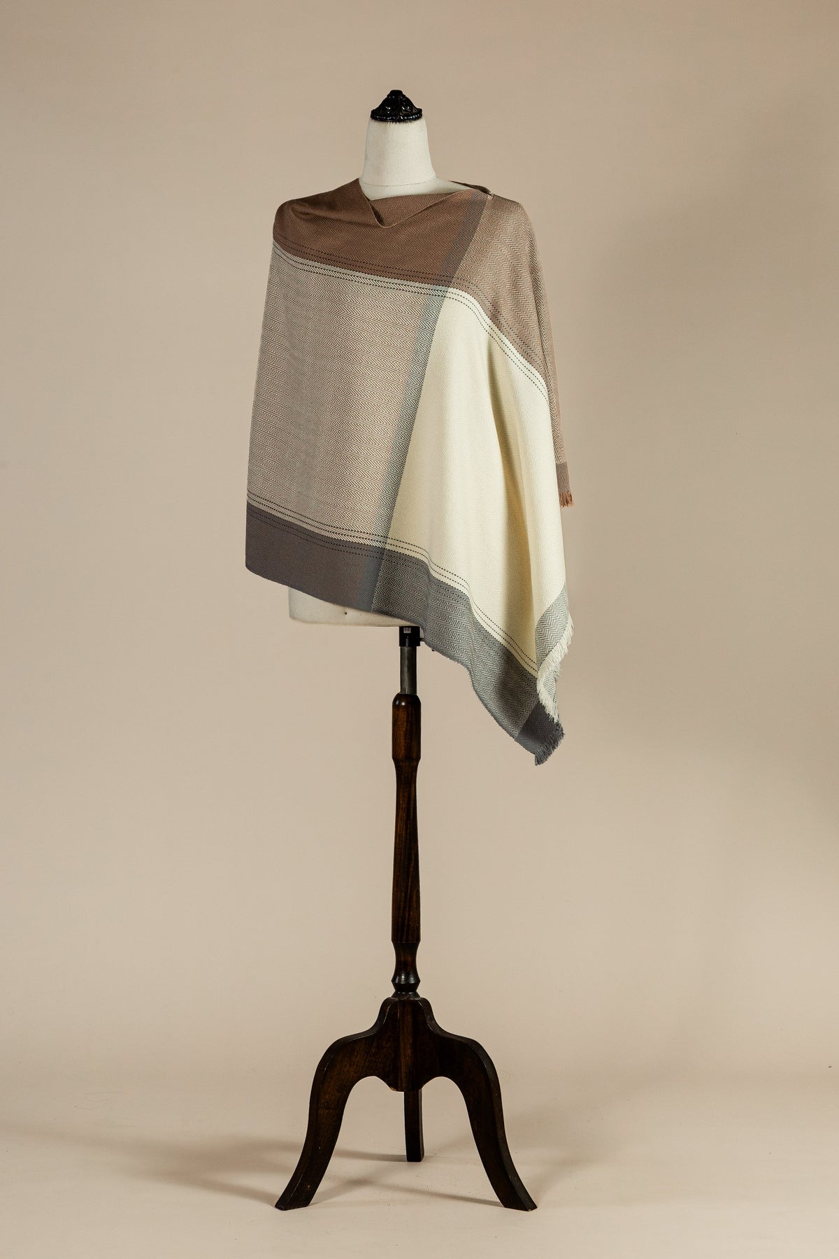 Poncho Shenu Crudo