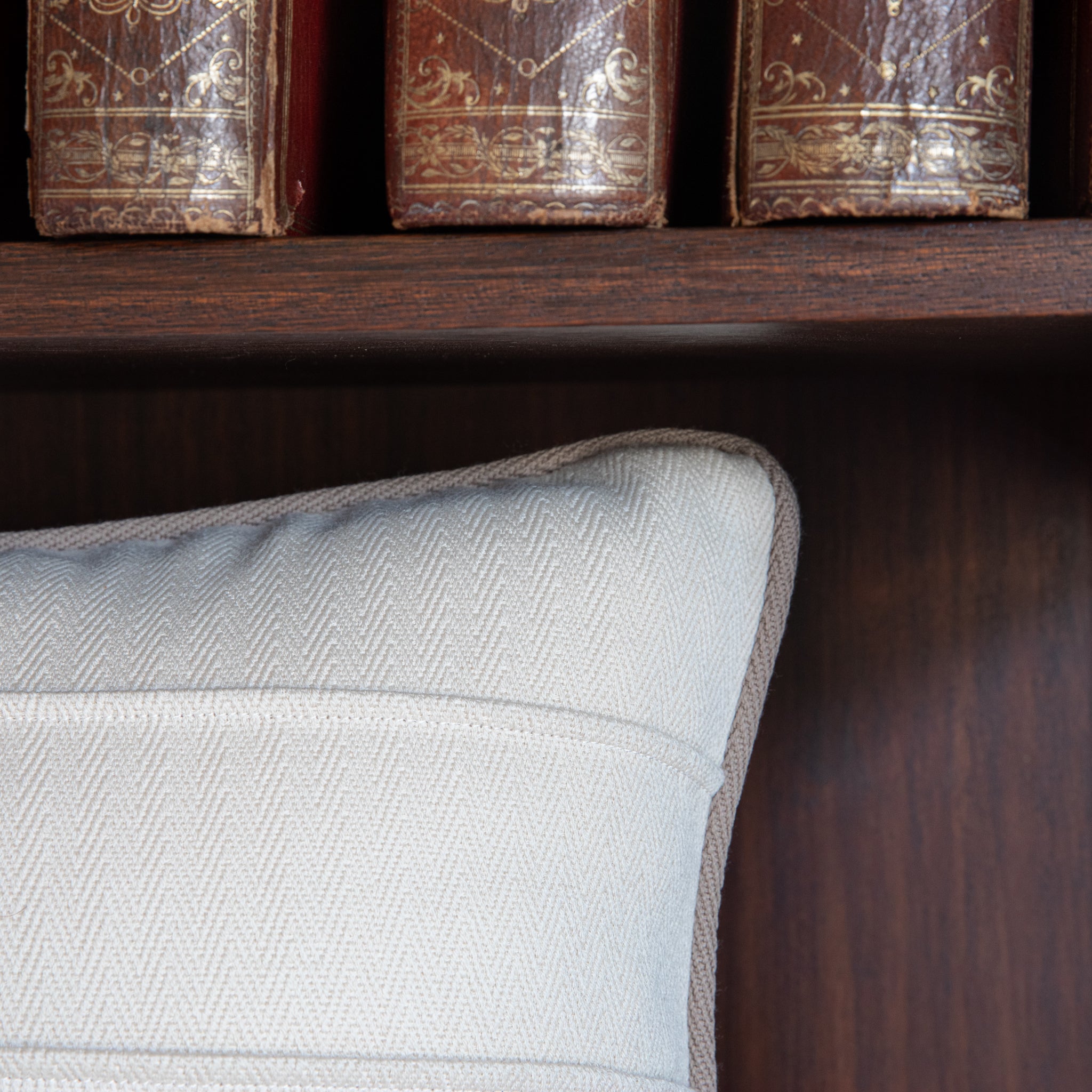 PATAGONIAN WOOL CUSHION - ivory & camel